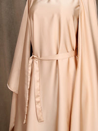Elegante Abaya mit Verzierung