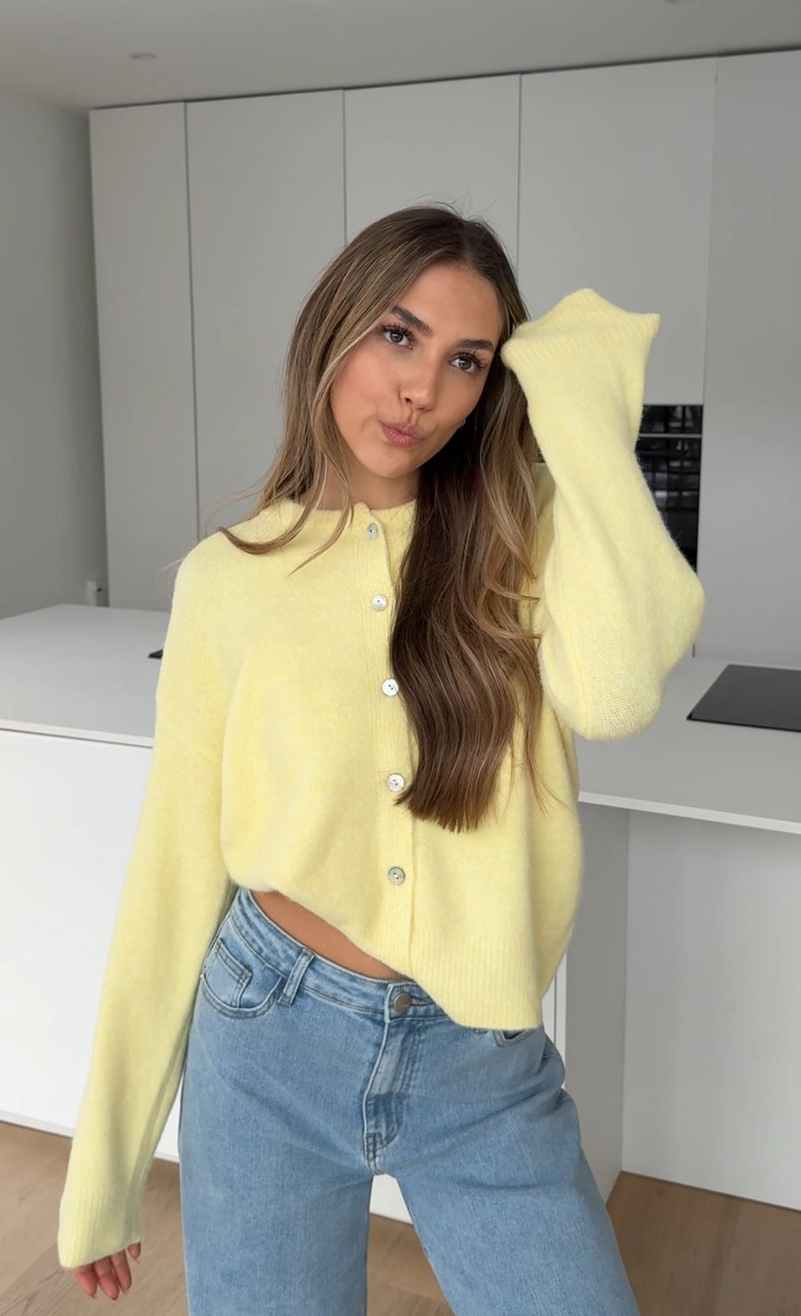 Simple Cardigan Lemon