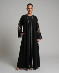 Bestickter Kimono mit Blumenmuster